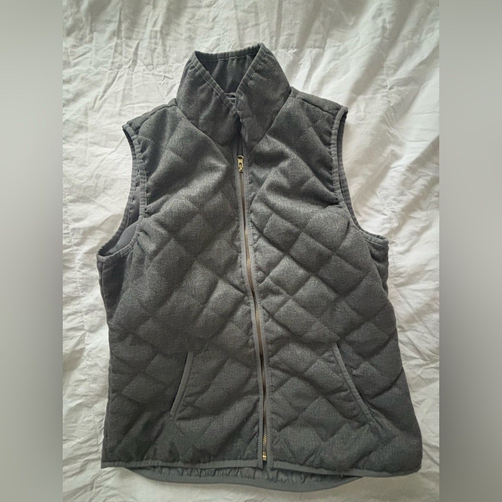 Old Navy Quilted Vest – Gray w/ Gold Zipper, Women’s Medium